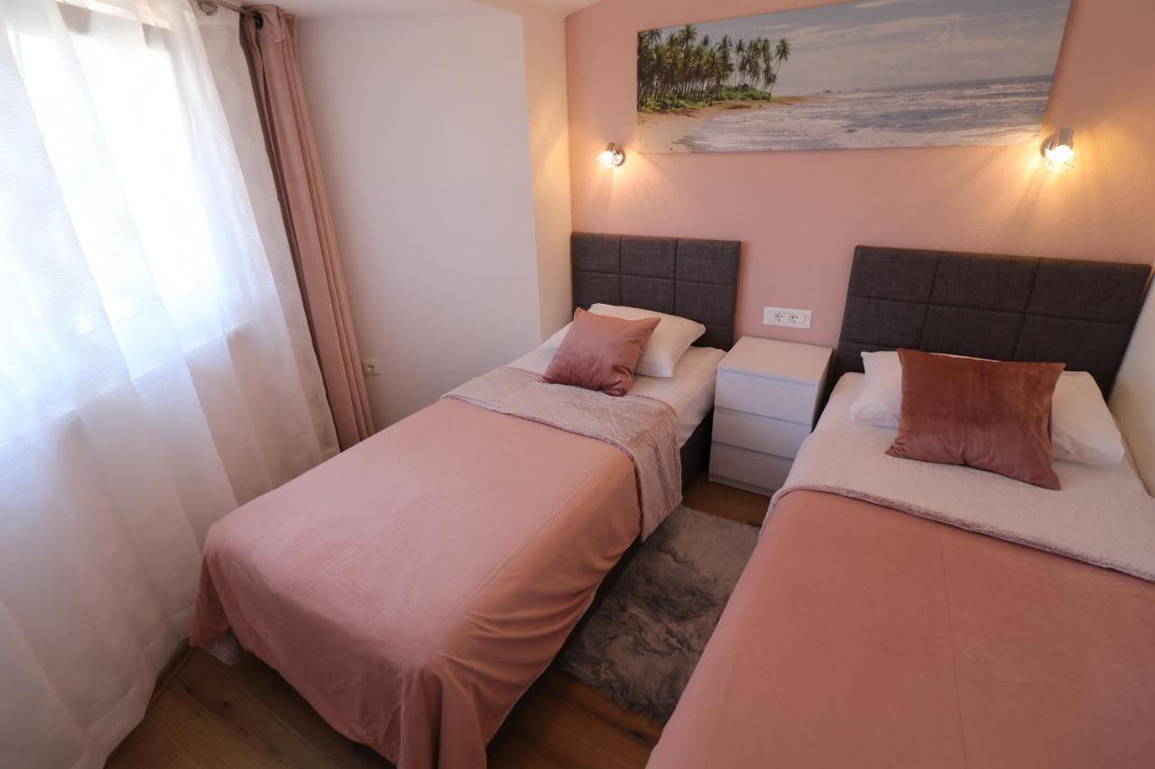 Apartmani Bilokapic Primošten Exterior foto